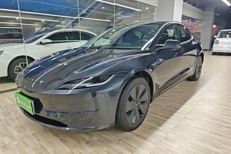 Tesla Model 3 2025 — фото 1