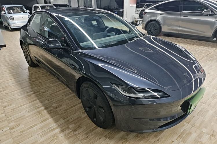 Tesla Model 3 2025 — фото 3