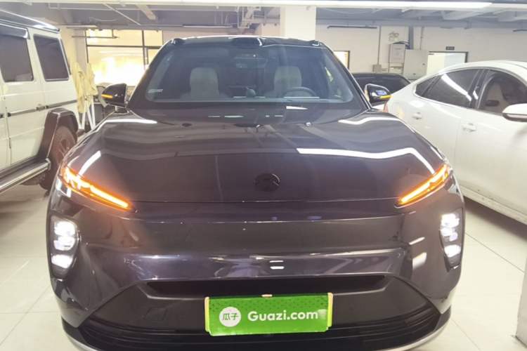 NIO ES8 2024 — 2