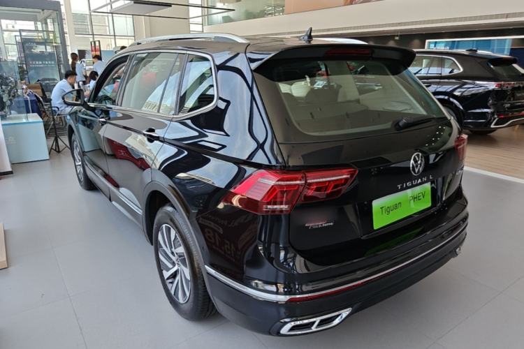Volkswagen Tiguan L 2023 — фото 4