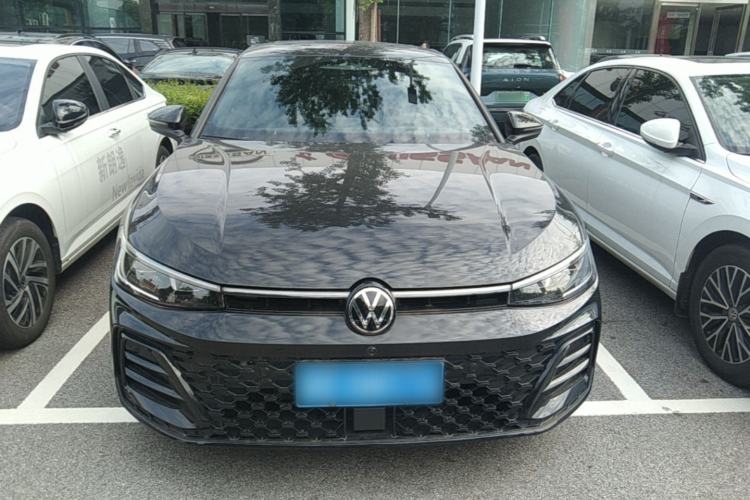Volkswagen Passat 2025 — 2