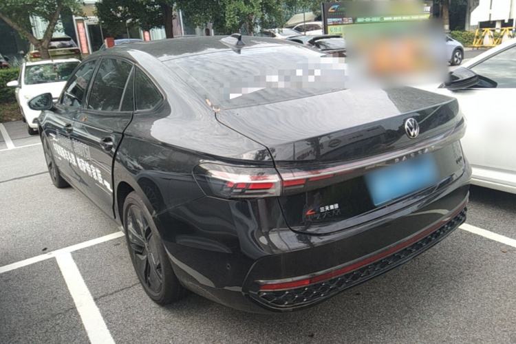 Volkswagen Passat 2025 — 4
