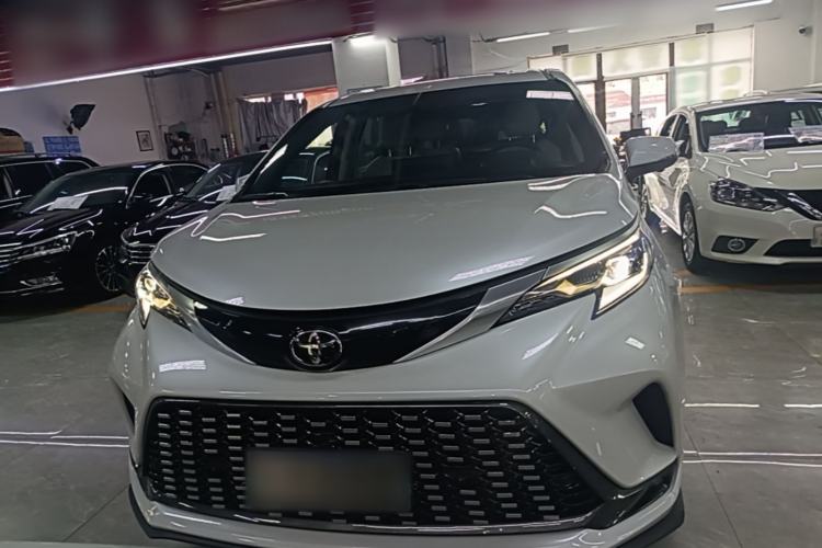 Toyota Granvia 2024 — 2