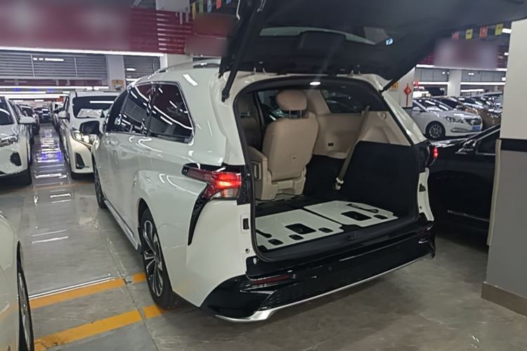 Toyota Granvia 2024 — 4