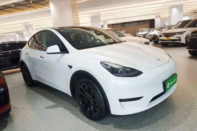 Tesla Model Y 2022 — 3