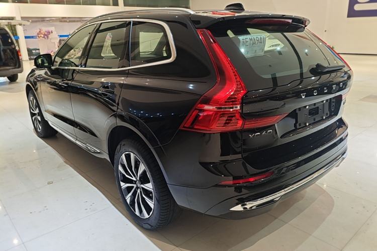 Volvo XC60 2025 — фото 4
