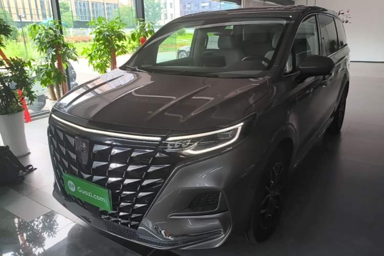 Roewe iMAX8 2025 — фото 1