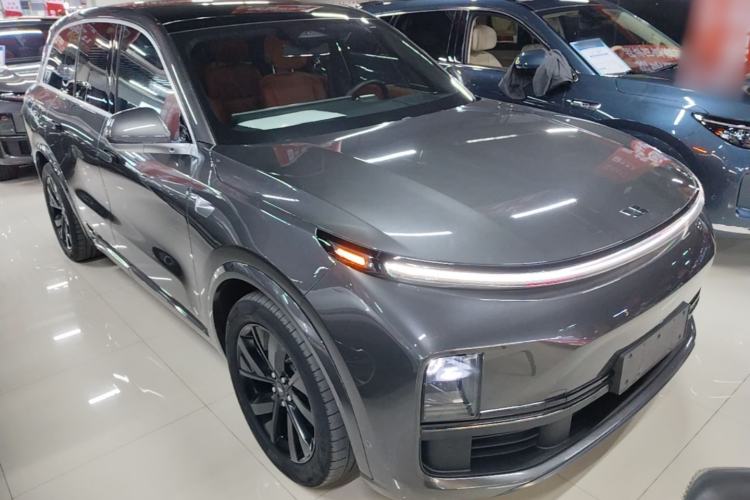 Li Auto L8 2023 — 3