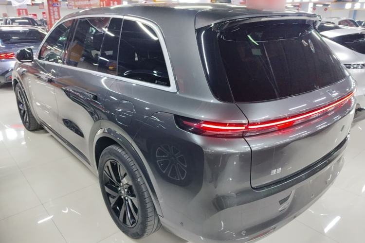 Li Auto L8 2023 — 4