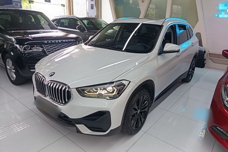 BMW X1 2021 — фото 1