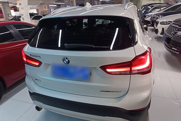 BMW X1 2021 — фото 5