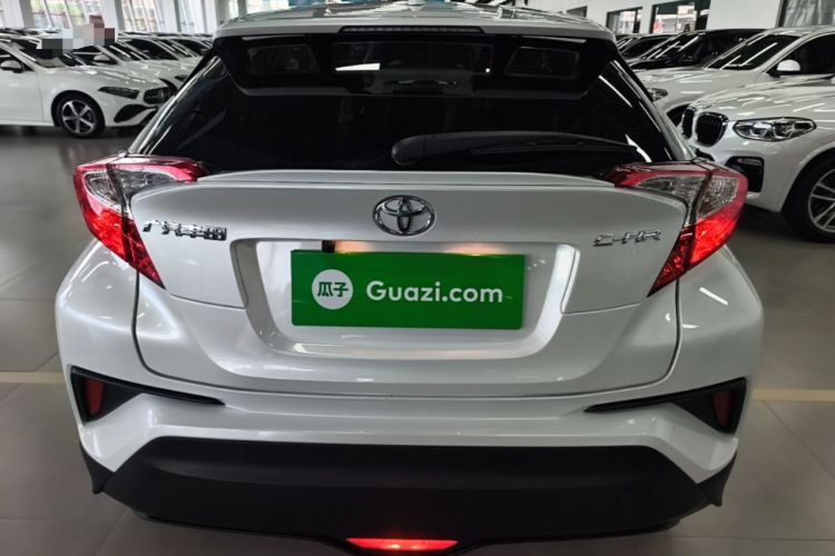 Toyota C-HR 2023 — 5