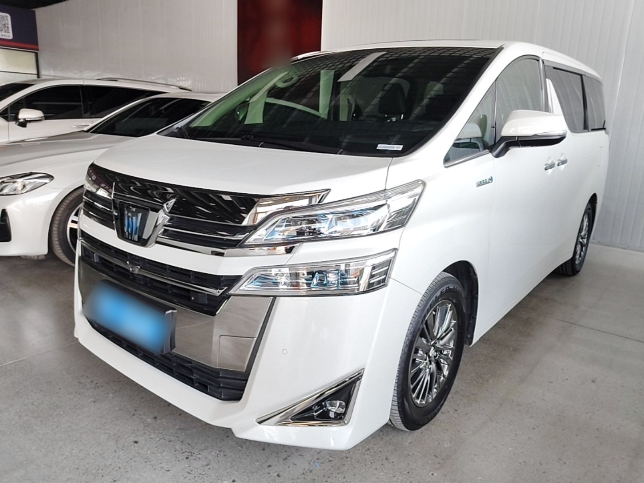 Toyota Vellfire 2021 — фото 1