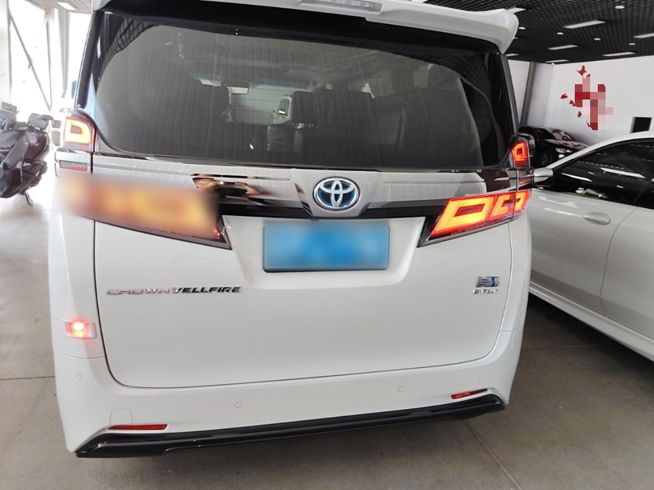 Toyota Vellfire 2021 — фото 5