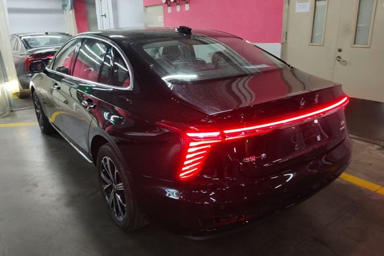 Hongqi H5 2025 — 4