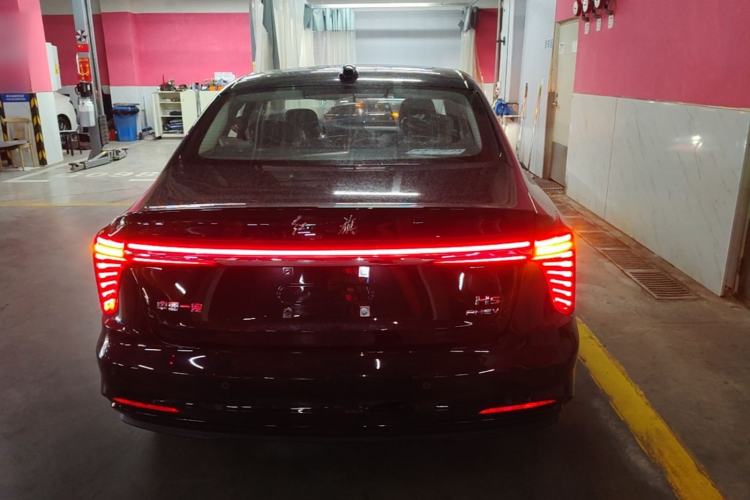 Hongqi H5 2025 — 5