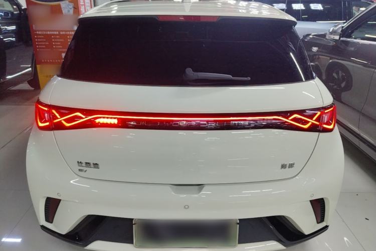 BYD Dolphin 2024 — 5