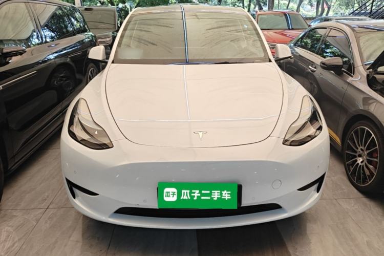 Tesla Model Y 2022 — 2