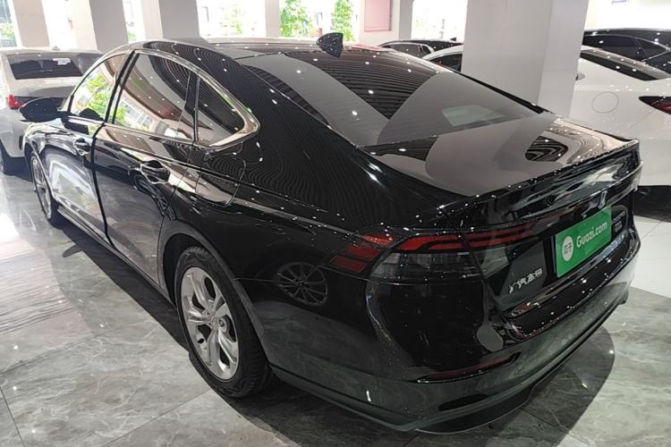 Honda Accord 2023 — 4