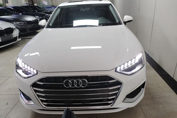 Audi A4 2020 — 2