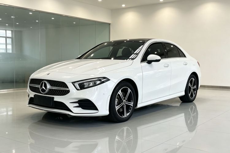 Mercedes-Benz A 200 L 2022 — фото 1