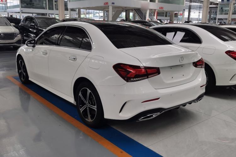 Mercedes-Benz A 200 L 2022 — фото 4
