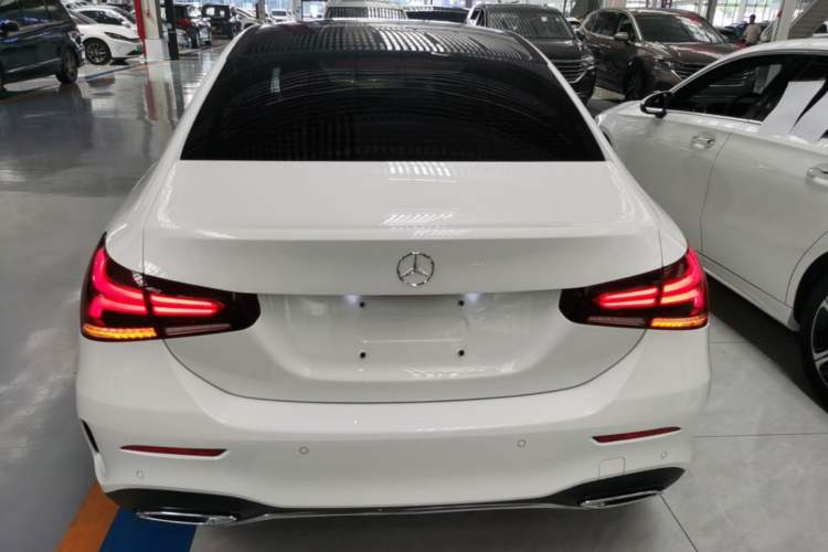 Mercedes-Benz A 200 L 2022 — фото 5