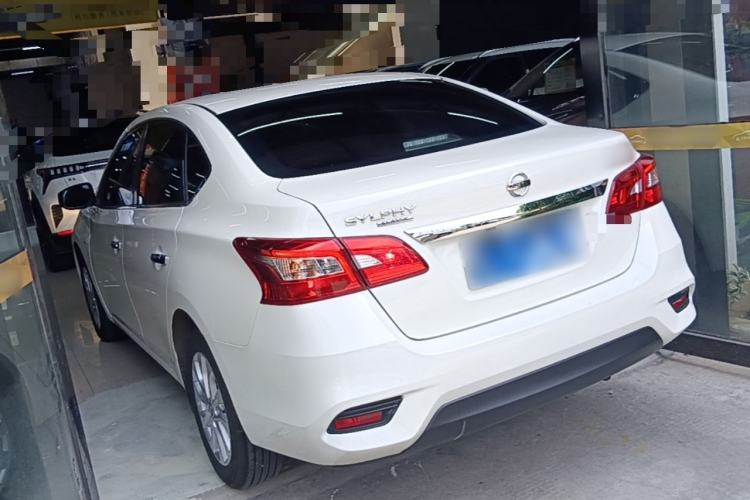 Nissan Sentra 2024 — 4