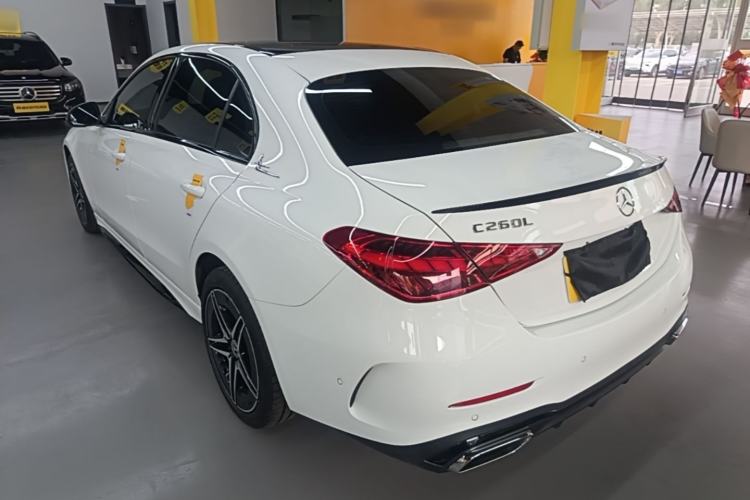 Mercedes-Benz C 260 L 2024 — 4