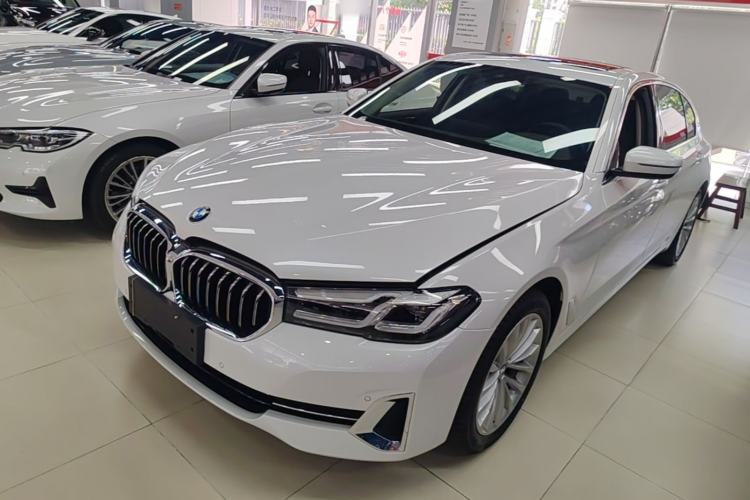 BMW 525Li 2022 — фото 1