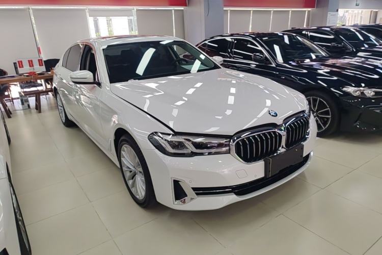 BMW 525Li 2022 — фото 3