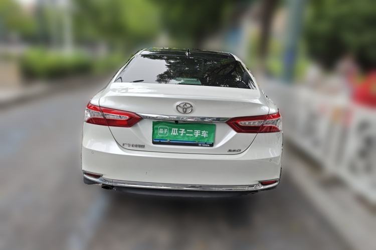Toyota Camry 2023 — фото 3