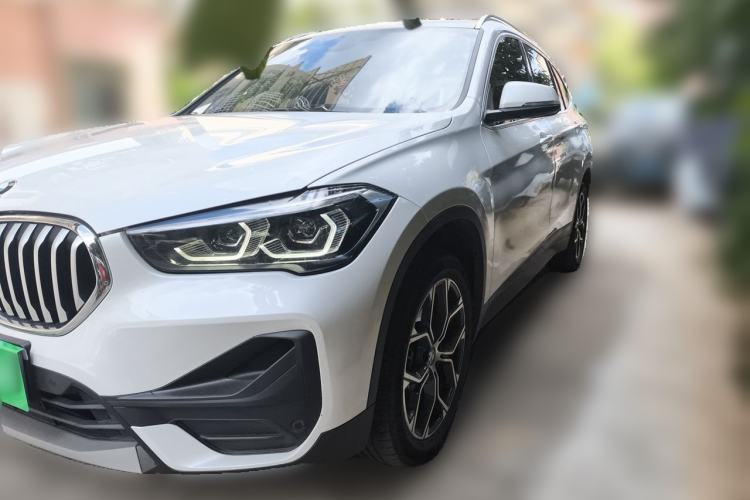 BMW X1 2022 — фото 1