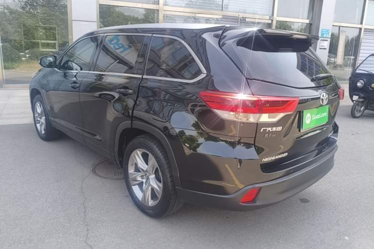 Toyota Highlander 2021 — 4
