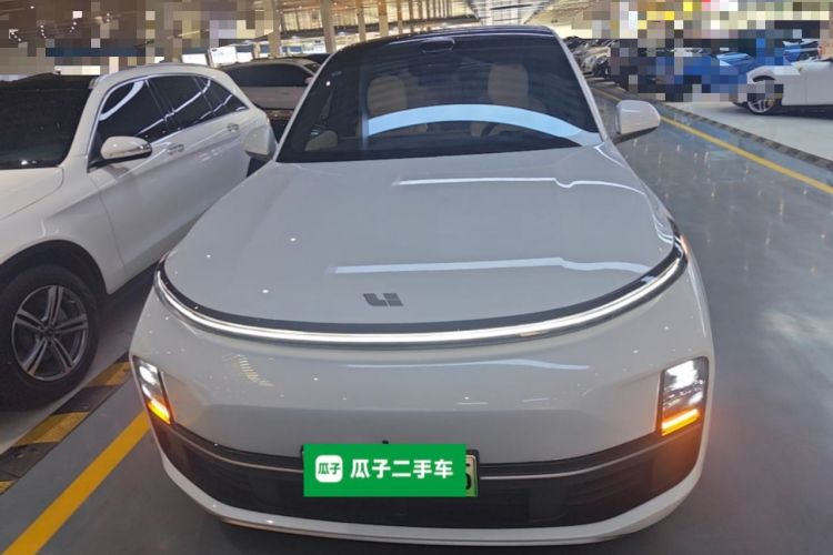 Li Auto L9 2025 — 2