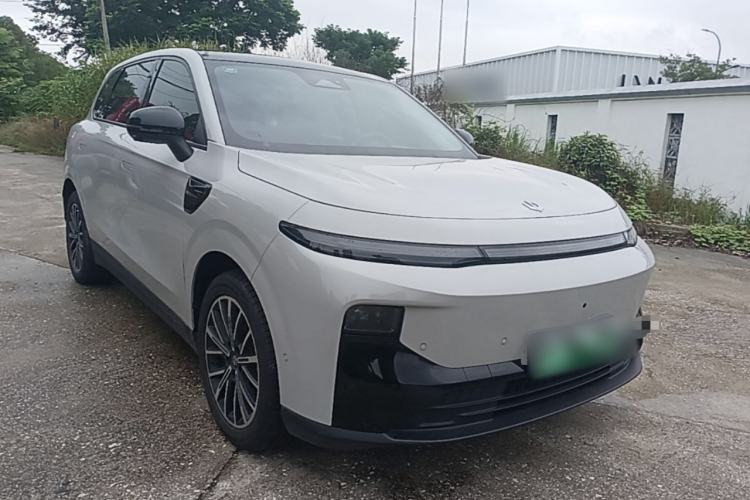 Leapmotor B10 2025 — 3