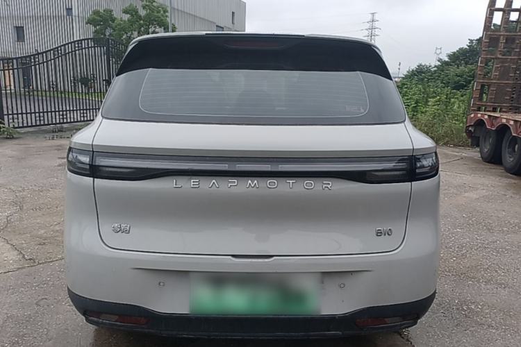 Leapmotor B10 2025 — 5