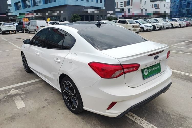 Ford Focus 2021 — 4