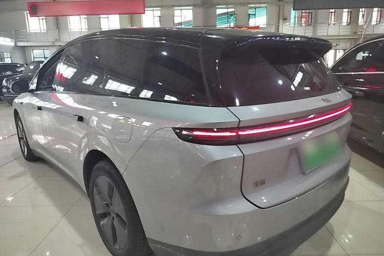 Li Auto i8 2025 — фото 4