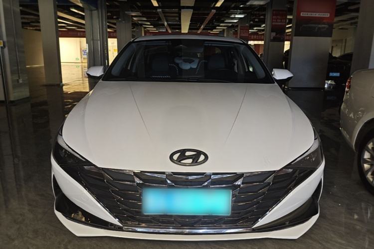Hyundai Elantra 2022 — 2