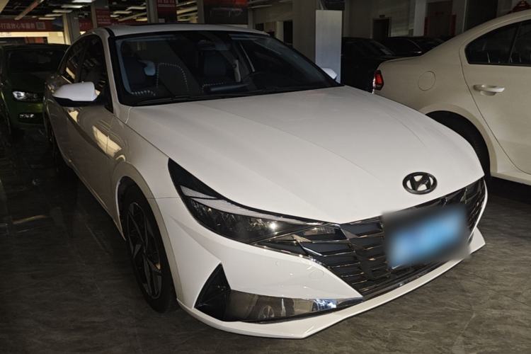 Hyundai Elantra 2022 — 3