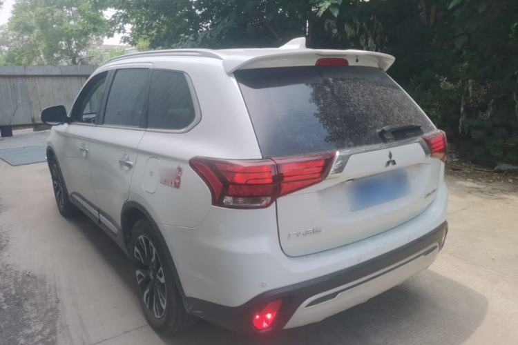 Mitsubishi Outlander 2020 — 4