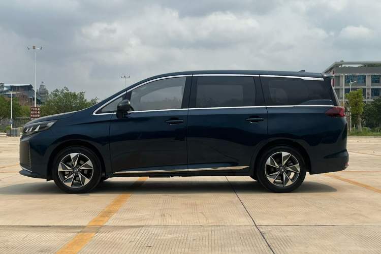 GAC Motor Trumpchi M6 2023 — фото 3
