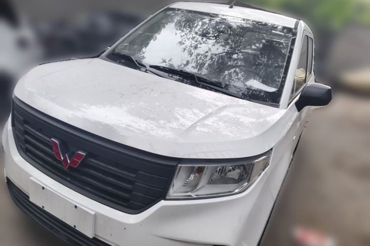 Wuling Hongguang PLUS 2020 — фото 1