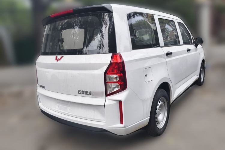Wuling Hongguang PLUS 2020 — фото 4