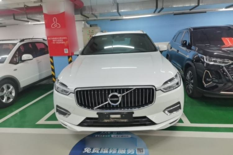Volvo XC60 2021 — 2