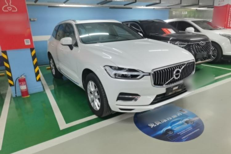 Volvo XC60 2021 — 3