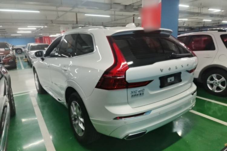 Volvo XC60 2021 — 4
