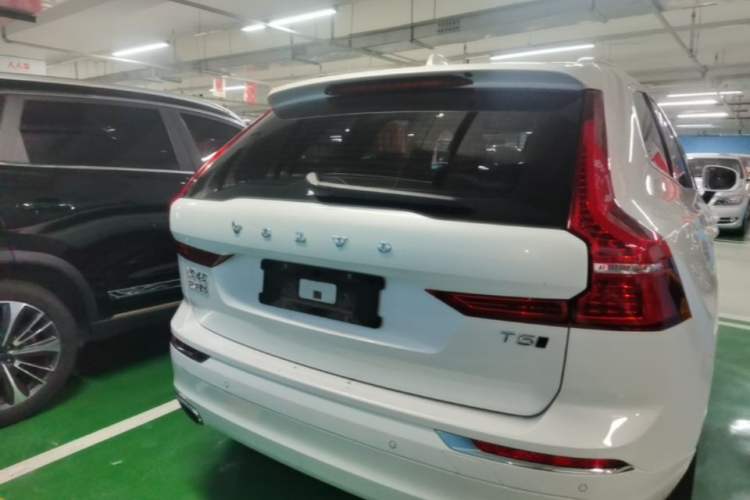 Volvo XC60 2021 — 5