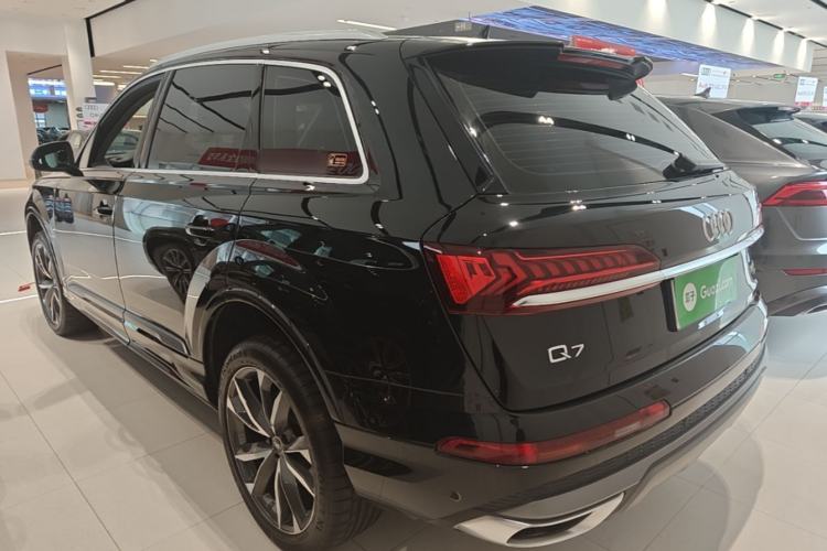 Audi Q7 2023 — 4
